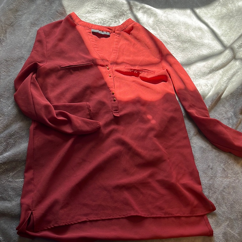 Red/orange top